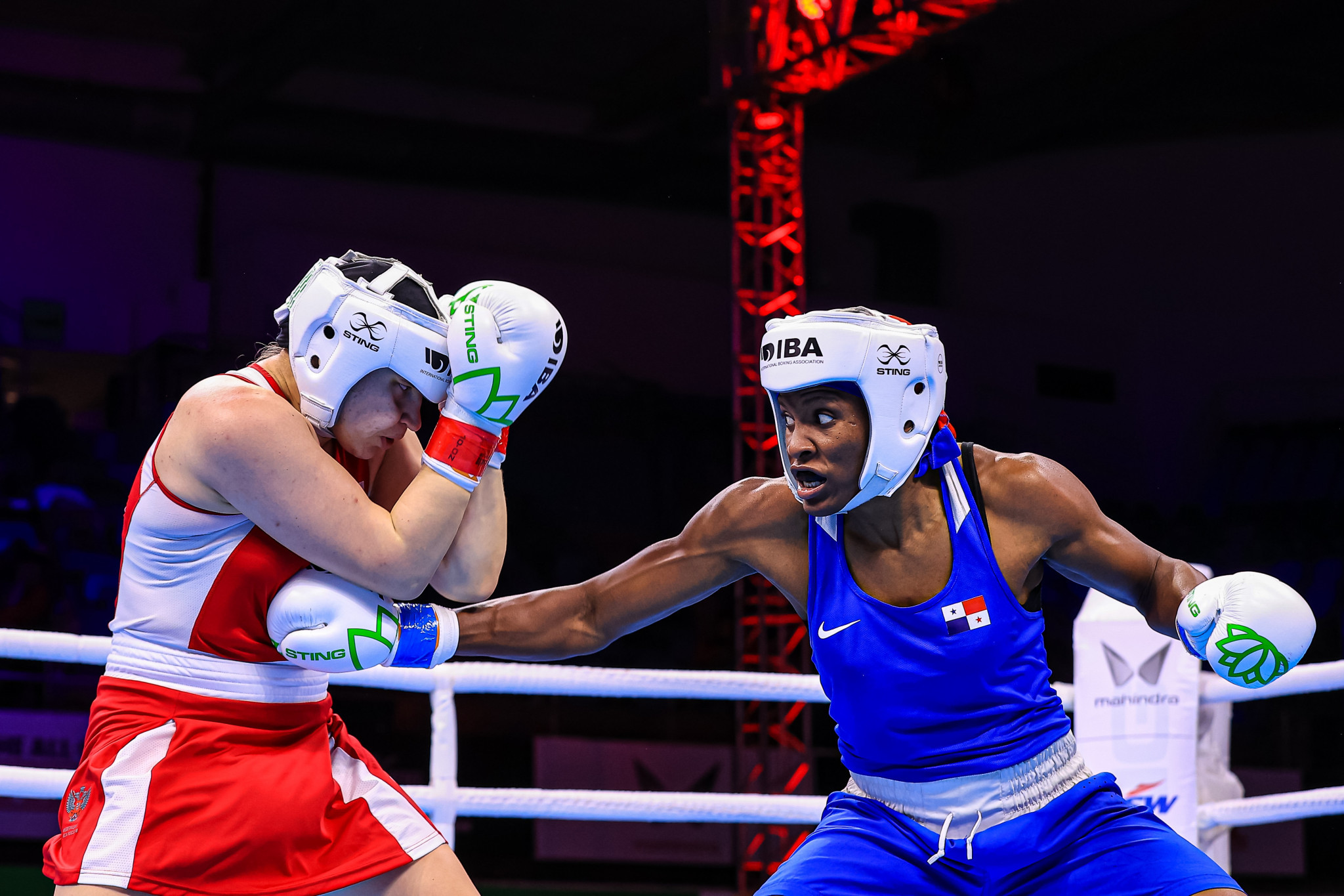 Panamanian boxer Atheyna Bylon lands a punch in her win over Russia’s Anastasiia Triebelova ©IBA