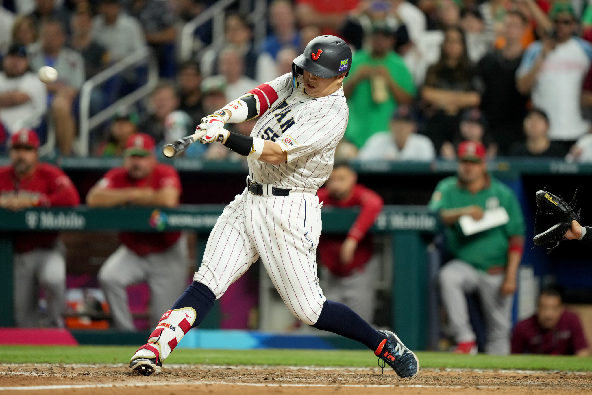 Munetaka Murakami hit a two-run ninth inning double against Mexico in Miami to send Japan into their first World Baseball Classic final since 2009 ©Getty Images 