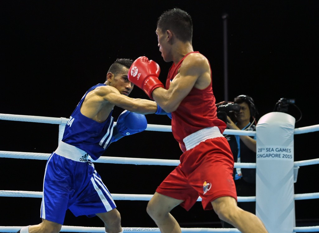 Light flyweight top seed Rogen Ladon of the Philippines is into the semi-finals after he beat Tosho Kashiwasaki of Japan
