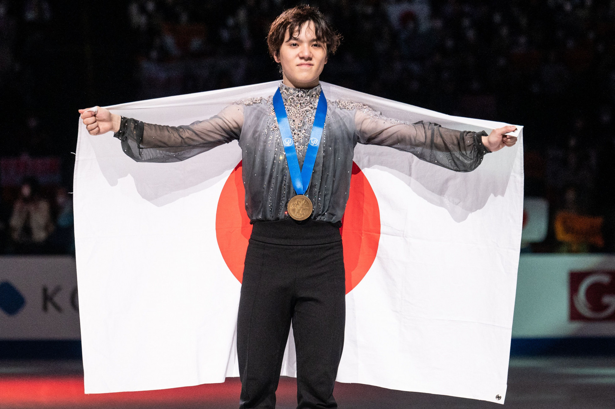Uno defends men's title to round off fine home World Figure Skating Championships for Japan