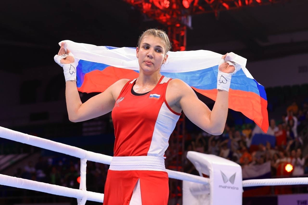 Anastasiia Demurchian defeated Australia's Kaye Scott in the light middleweight final ©Russian Boxing Federation