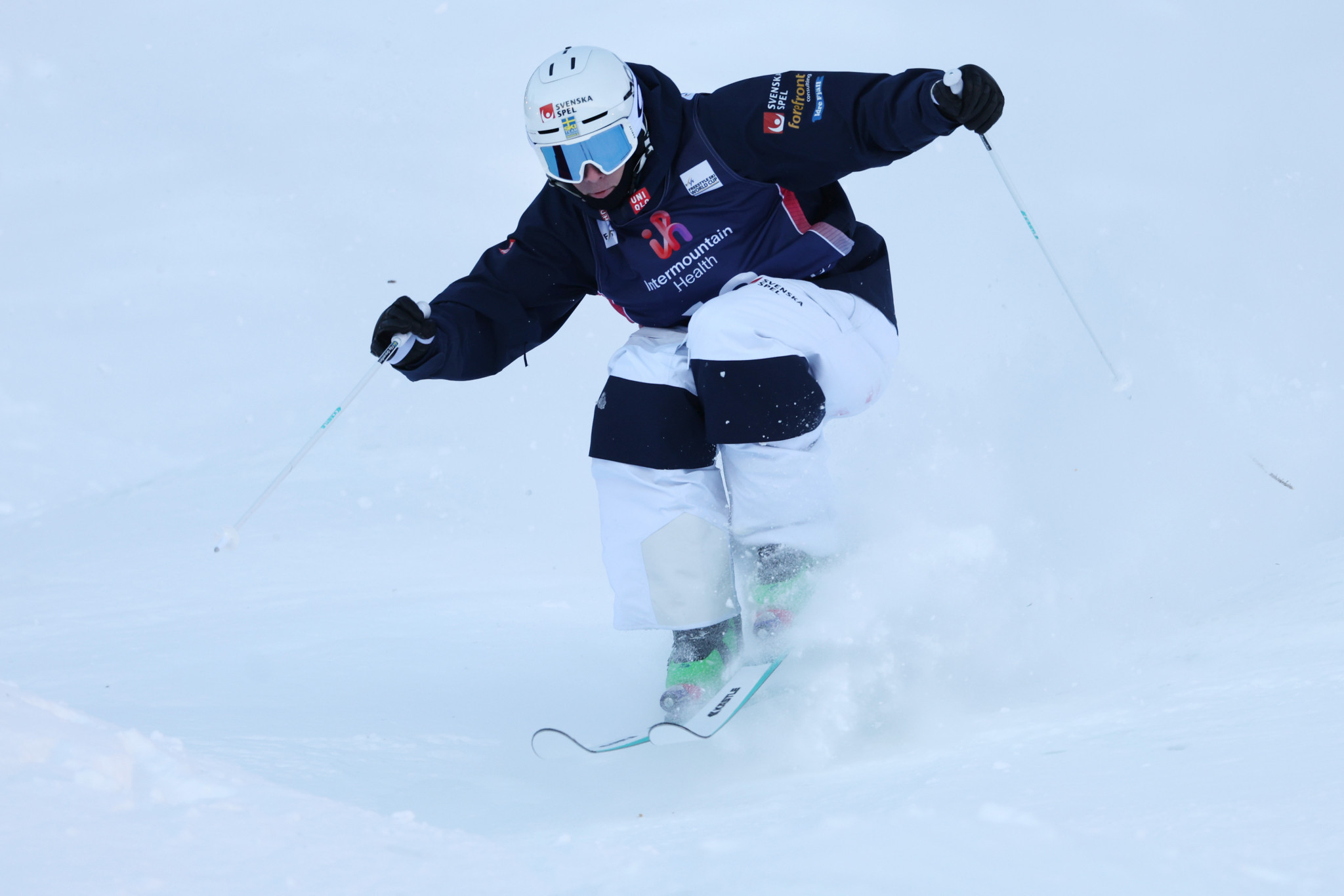 Gravenfors and Macuga dominate moguls at FIS Freestyle Junior Ski World Championships