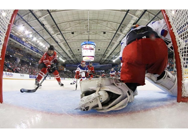 Canada boost semi-final hopes with victory over Russia at Women's Ice Hockey World Championship