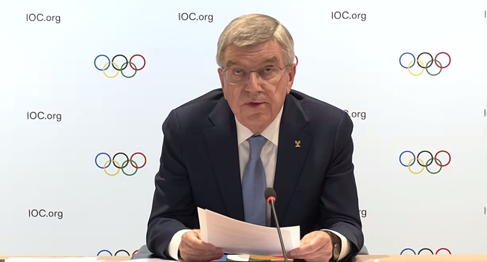 IOC President Thomas Bach has recommended a complete ban on athletes who support the war in Ukraine ©IOC