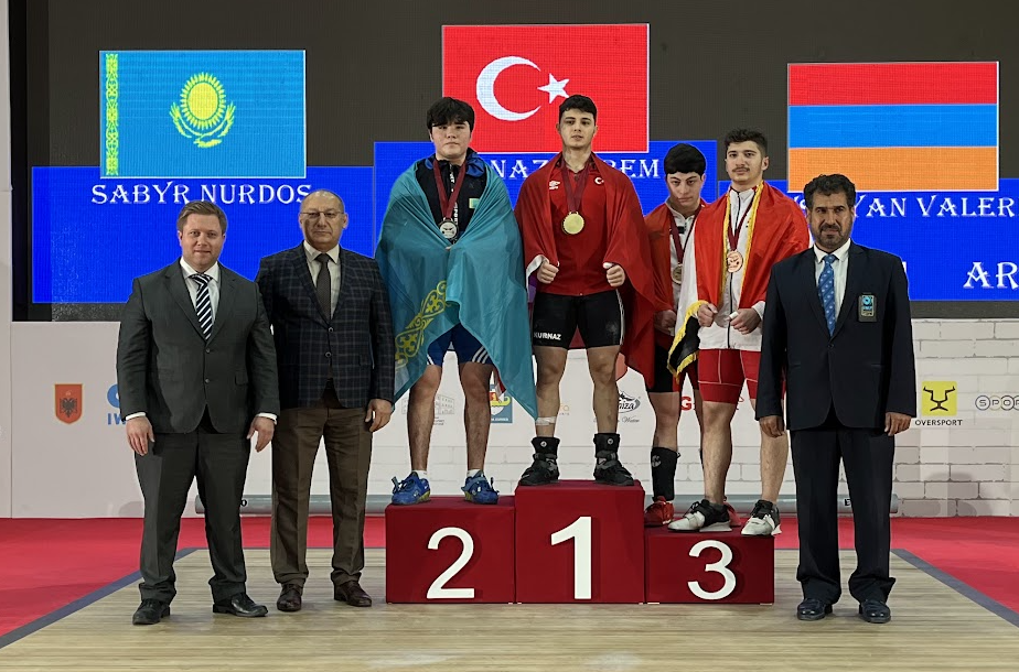 Kerem Kurnaz made six from six to claim victory in the men's 89kg ©ITG