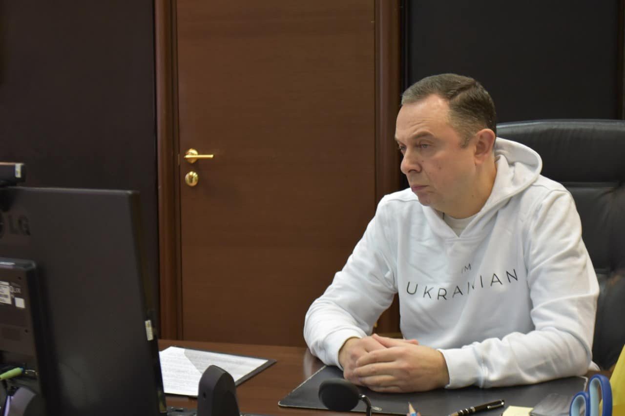 Ukrainian Sports Minister Vadym Guttsait held a meeting with sports federations in Ukraine following the IOC Executive Board's decision on the participation of Russian and Belarusian athletes ©Vadym Guttsait