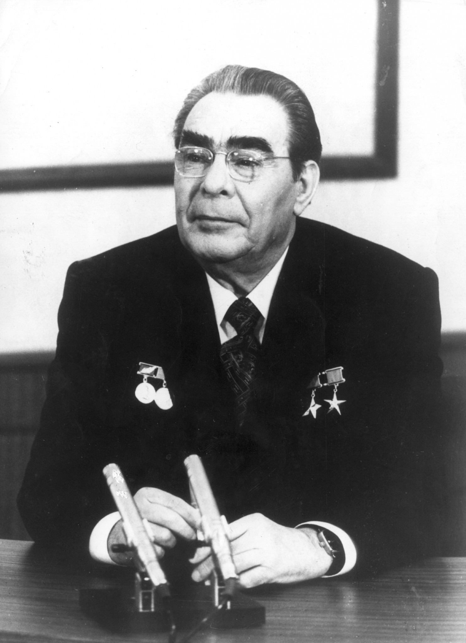 Soviet leader Leonid Brezhnev met IOC President Lord Killanin in 1980 after the American boycott of the Moscow Olympics had been announced ©Getty Images
