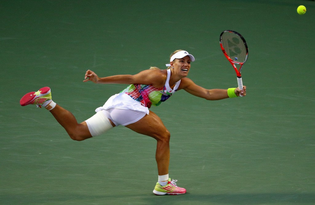 Angelique Kerber beat home favourite Madison Keys to reach the women's semi-finals