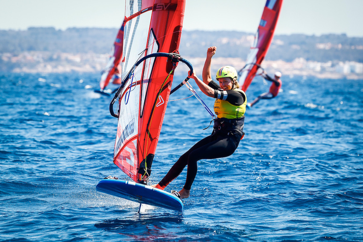 Emma Wilson was one of four British winners at the Princess Sofia Mallorca Sailing World Cup, triumphing in the women's iQFoil  ©Sailing Energy/Trofeo Princesa Sofía 