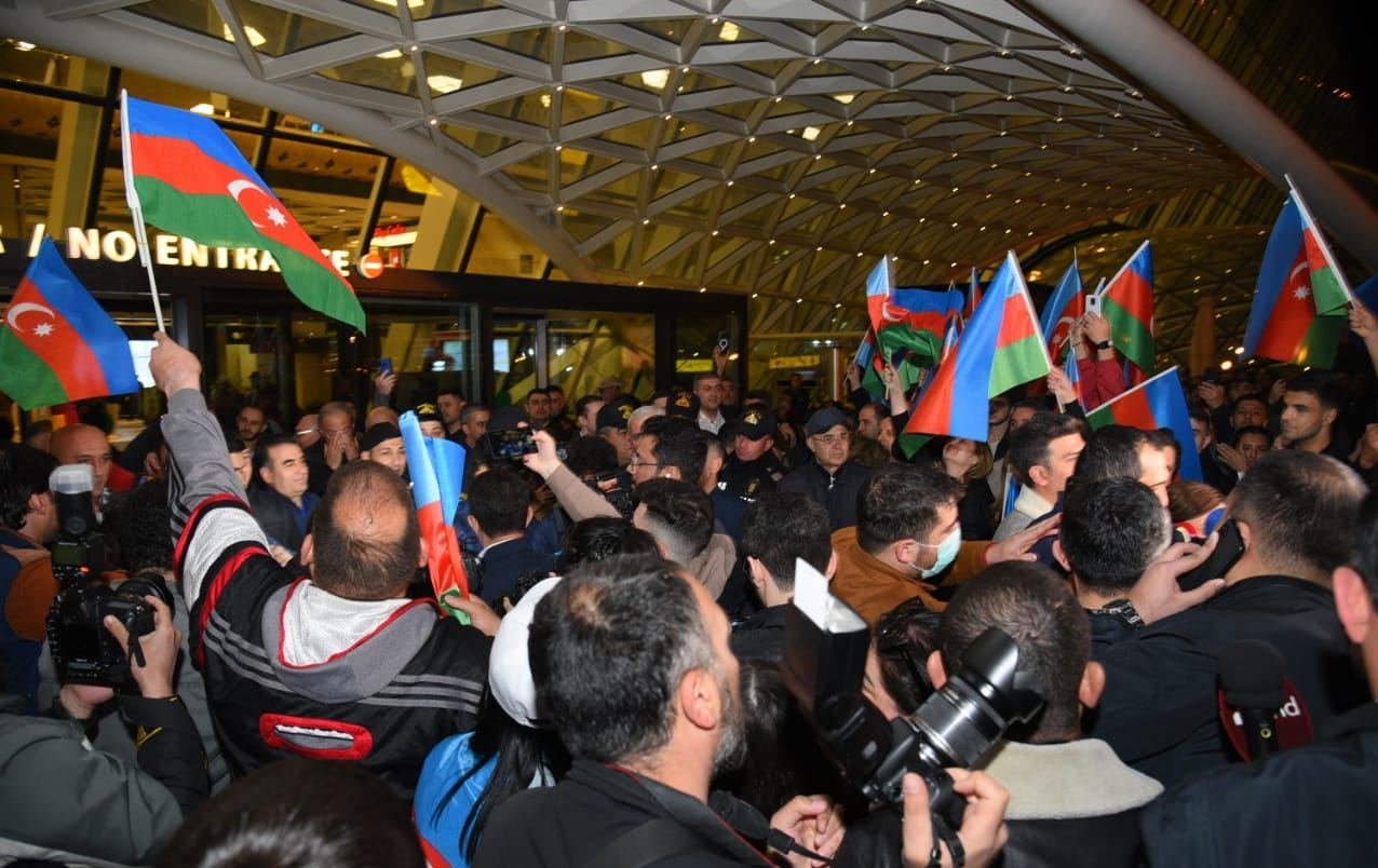 Azerbaijan's weightlifters receive a heroes welcome after returning home following a flag-burning incident at the European Championships in Yerevan ©Trend News Agency