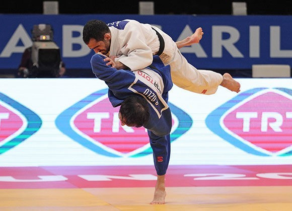 Home favourite Bekir Ozlu beat fellow Turk Ahmet Sahin Kaba to the men’s under 60 kilograms title on the opening day of the IJF Samsun Grand Prix at the Yasar Dogu Sports Arena ©IJF