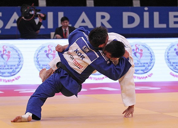 South Korea's Limhwan Kim won the men's under 66kg gold medal