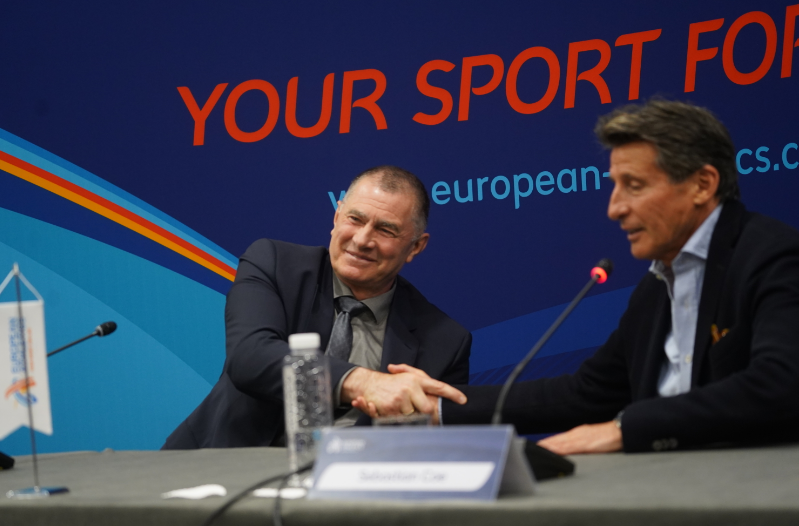 World Athletics President Sebastian Coe congratulates Dobromir Karamarinov on his re-election as European Athletics President ©European Athletics