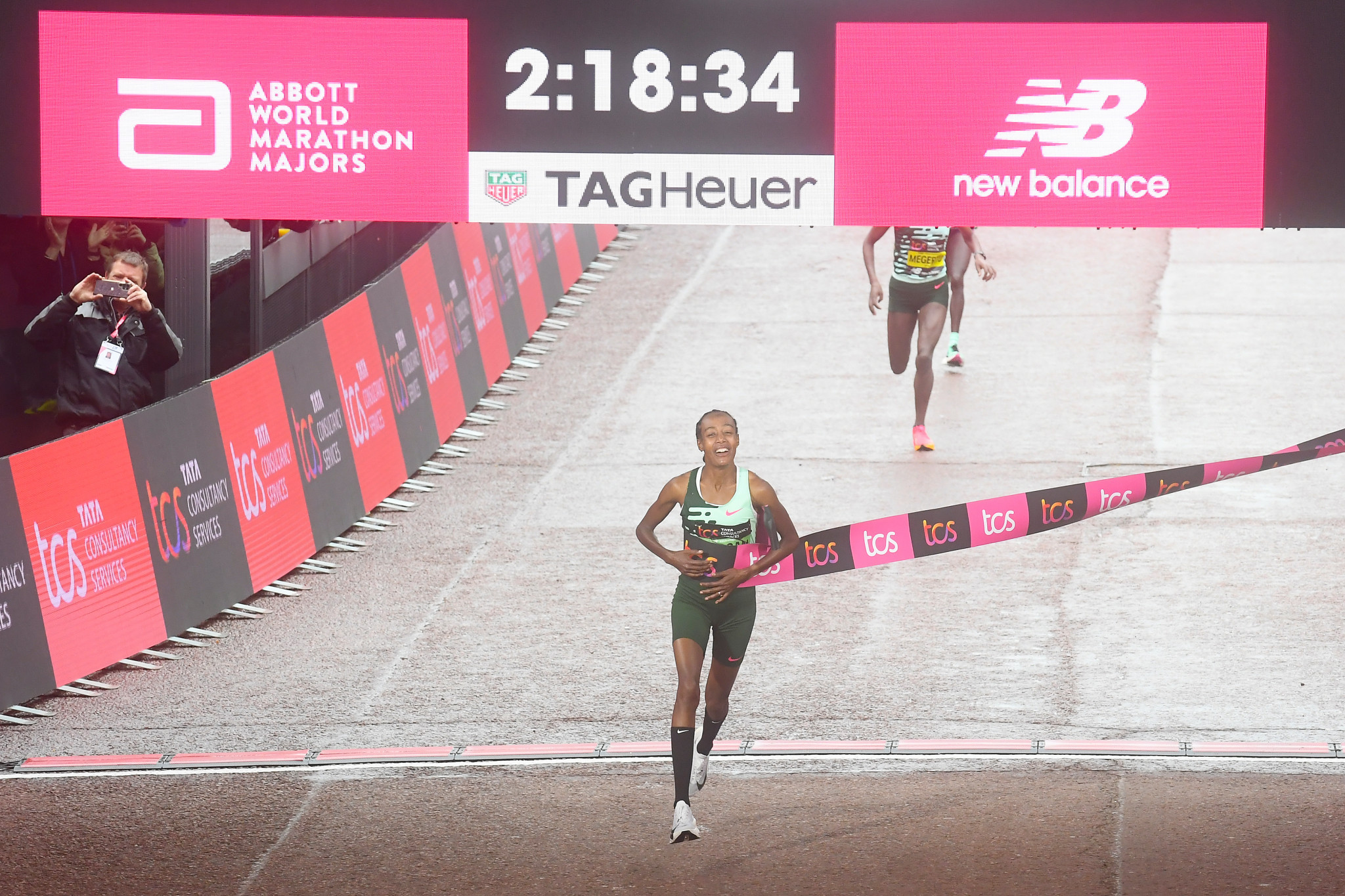 Sifan Hassan won the women's elite race in her first race over the marathon distance ©Getty Images