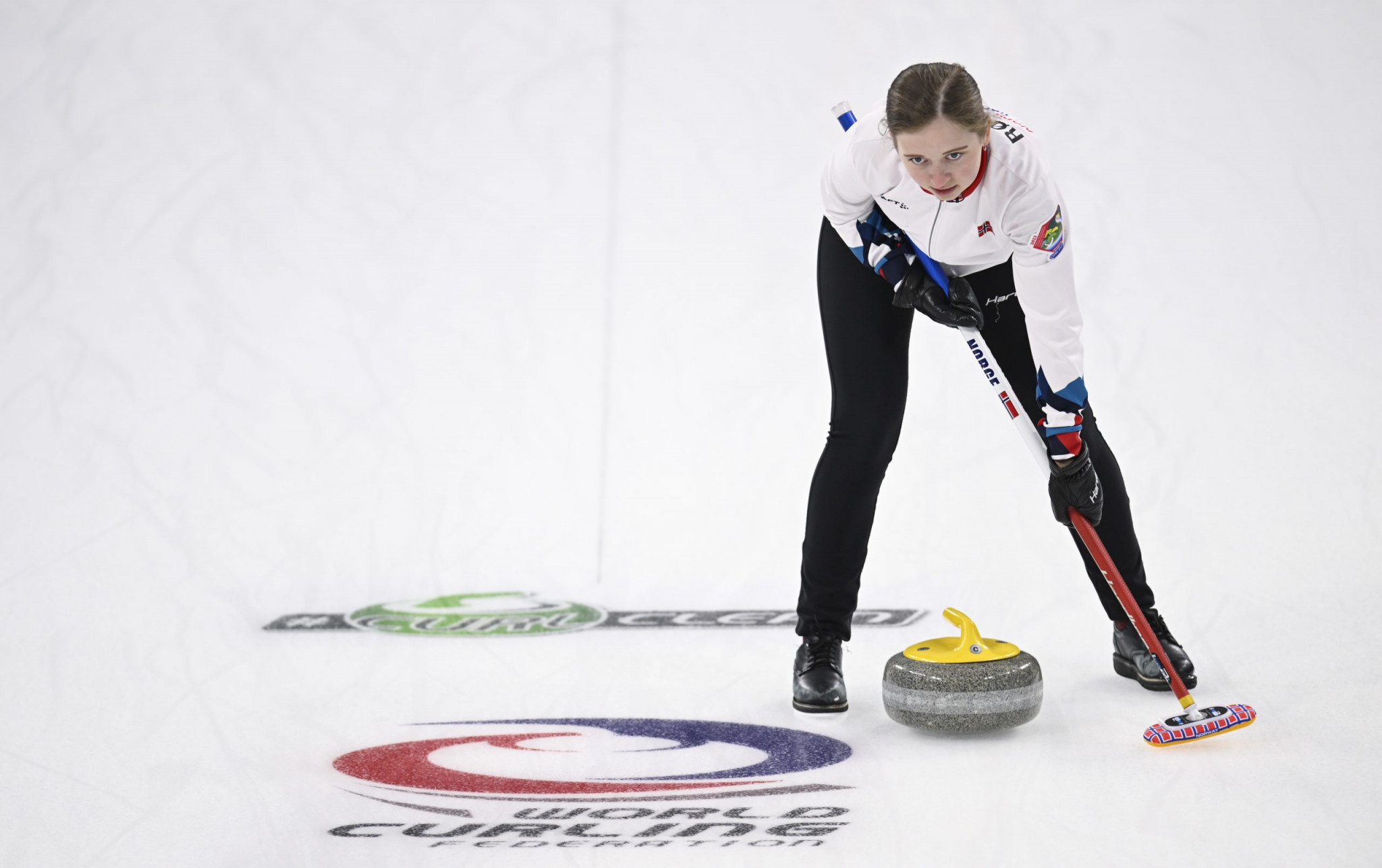 Undefeated streaks extended by Japan and Norway at World Mixed Doubles Championship