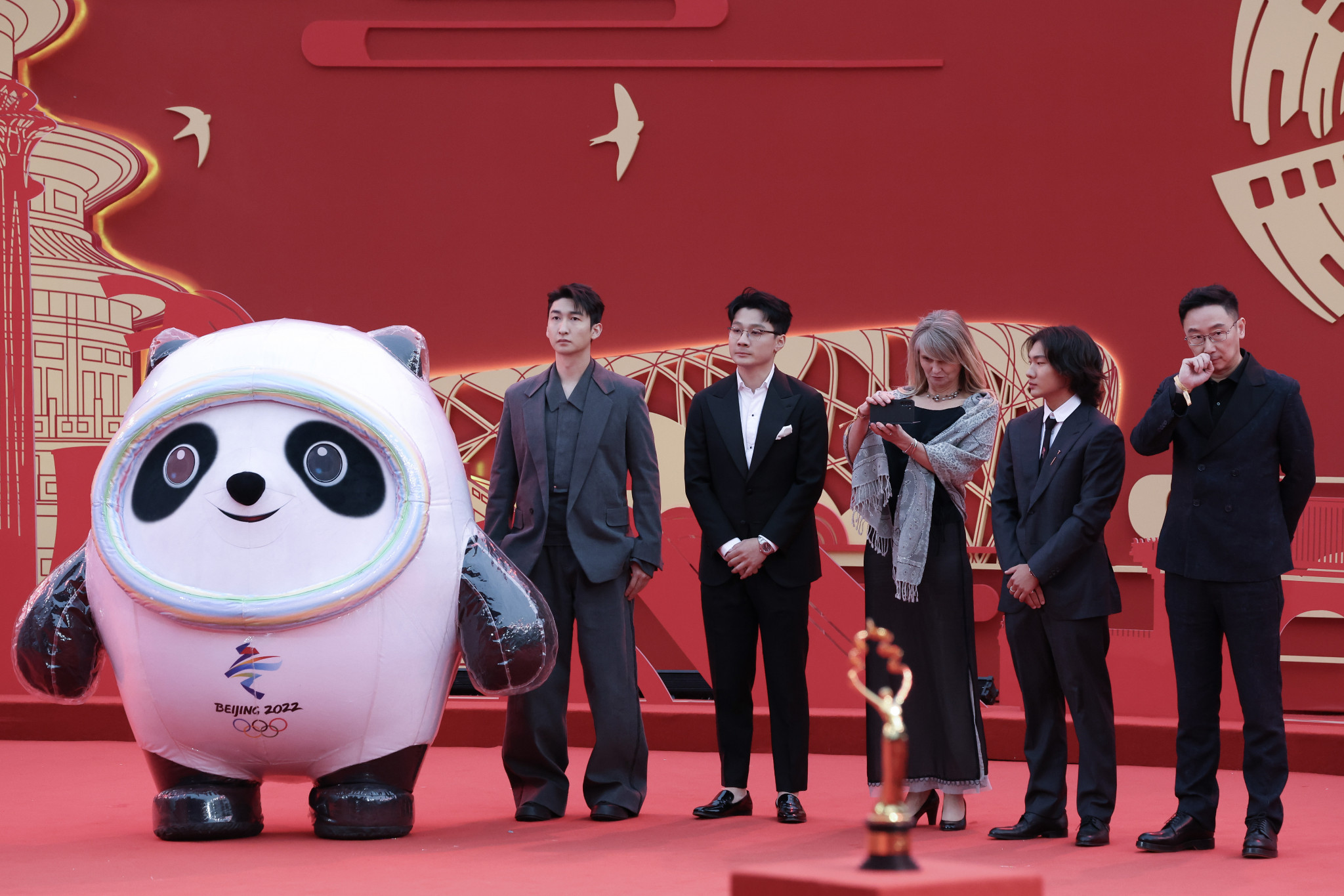 Olympic champions attend premiere of official Beijing 2022 film 