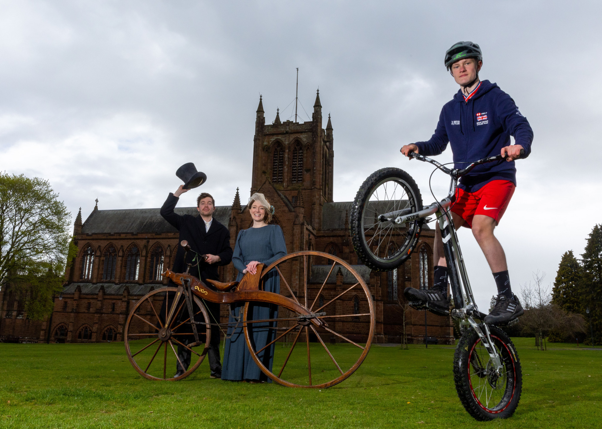 A replica of the treadle bike used on the first ride in 1842 was displayed alongside more modern machines to mark the 100-day countdown to the UCI World Championships ©UCI