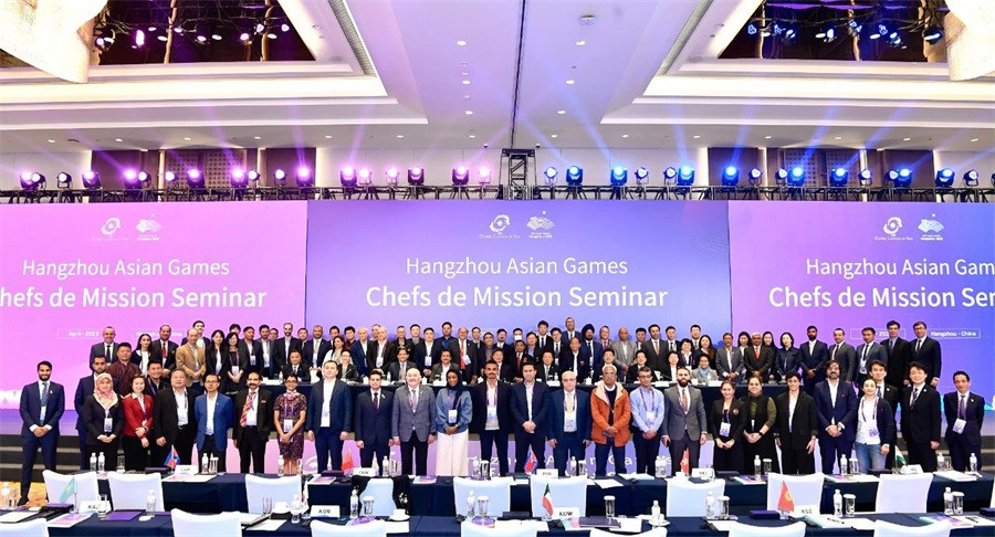 Chefs de Mission from all 45 Asian nations set to compete at Hangzhou 2022 pose for a picture after the conclusion of the two-day meeting ©Hangzhou 2022