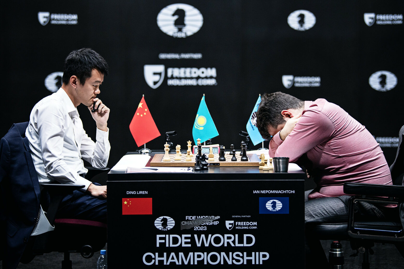 Ding equalises in FIDE World Championship after Nepomniachtchi collapse