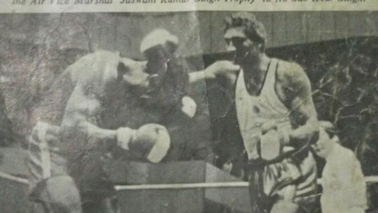 Kaur Singh, right, took up boxing in 1977 while serving in the army, and won the gold medal at the 1982 Asian Games ©Twitter