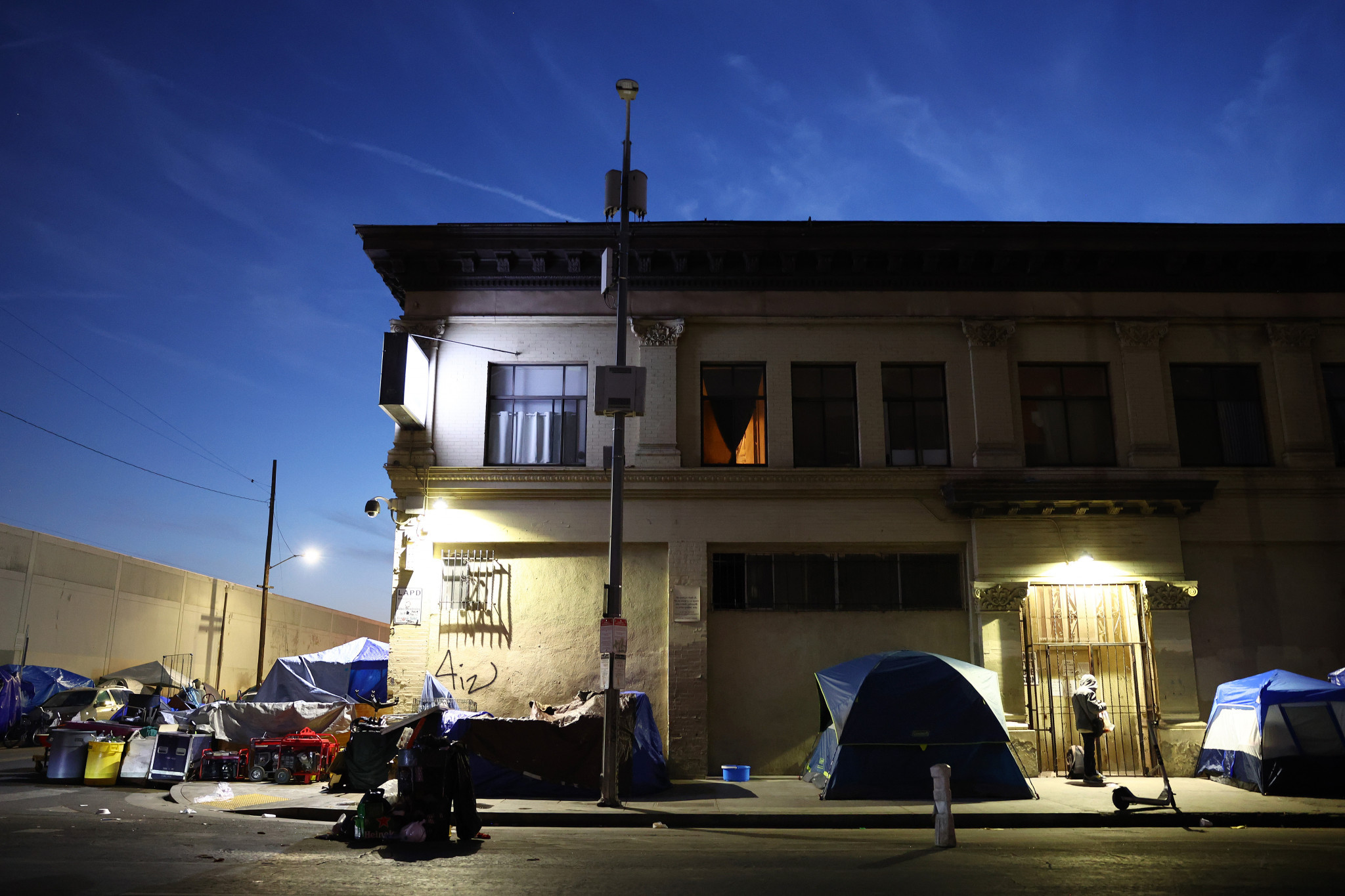 Report warns more than 100,000 could be homeless in Los Angeles by 2028 Olympics