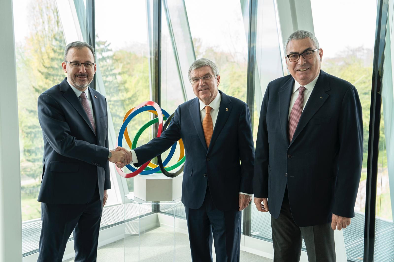 Turkish Olympic Committee and World Archery President and IOC member Uğur Erdener, right, also attended the meeting ©Turkish Ministry of Youth and Sports