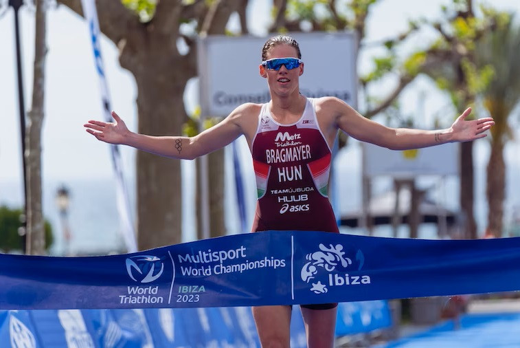 Hungary’s Zsanett Bragmayer prevailed in the women's aquathlon race in Ibiza ©World Triathlon