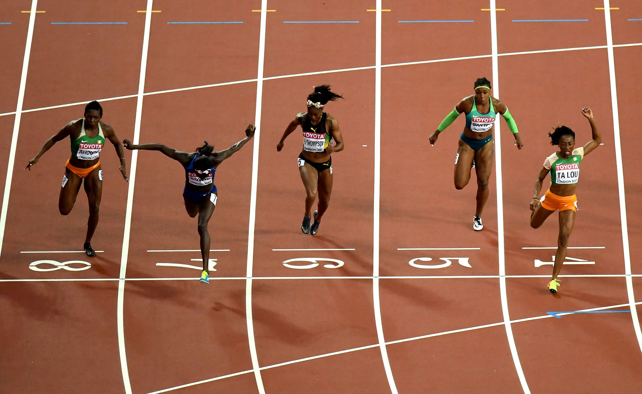 Tori Bowie of the US, second left, was crowned women's 100m world champion at the 2017 World Athletics Championships in London ©Getty Images