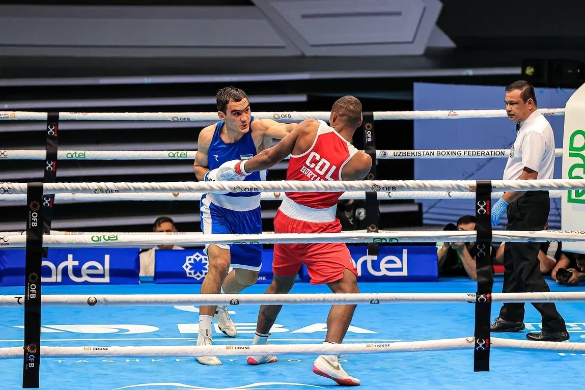 Lazizbek Mullojonov of Uzbekistan triumphed against Marlon Hurtado of Colombia ©IBA