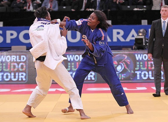 Madeleine Malonga was too strong for compatriot Audrey Tcheumeo in the third all-French final in as many days ©IJF 
