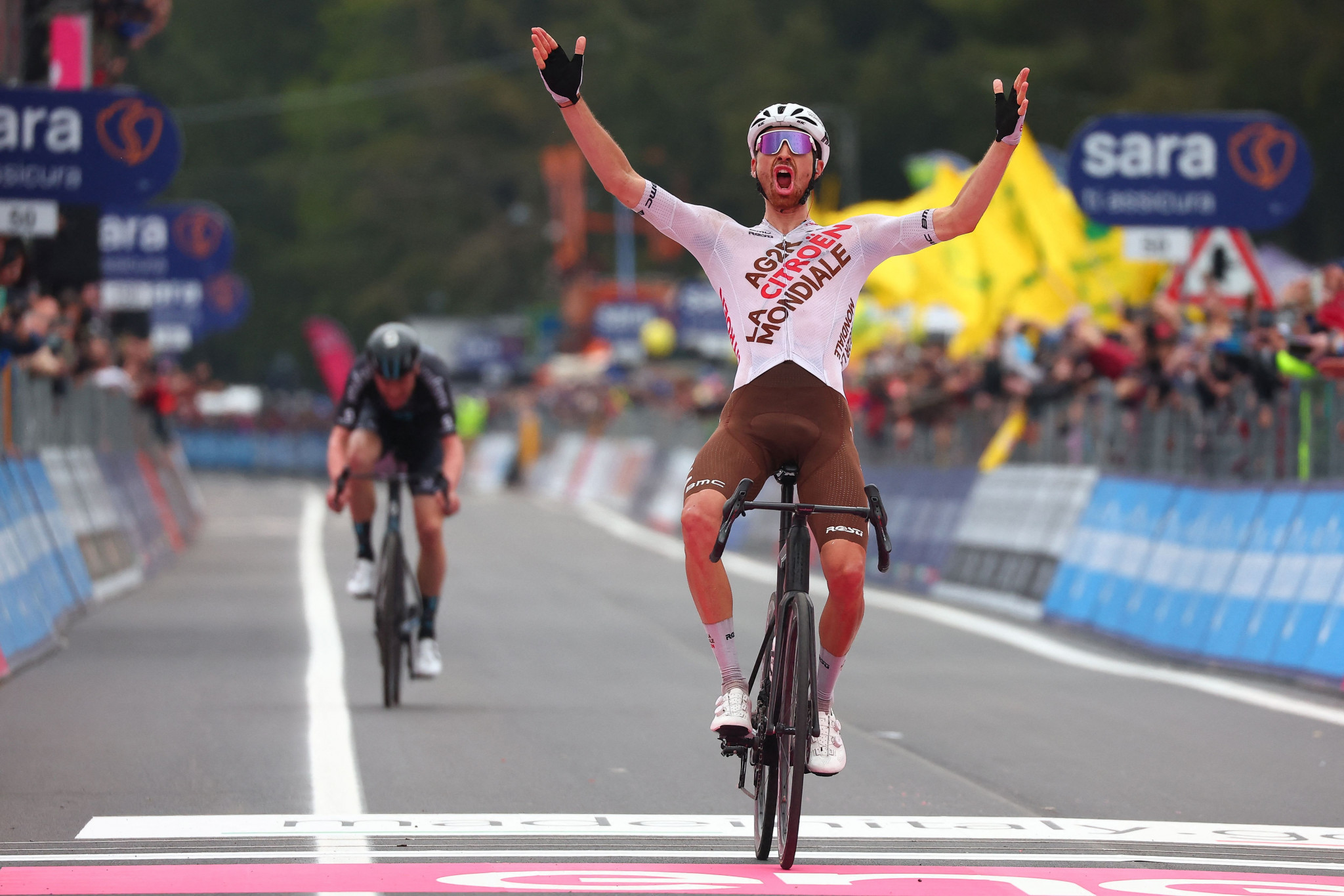 Paret-Peintre takes fourth Giro d'Italia stage while Evenepoel loses maglia rosa