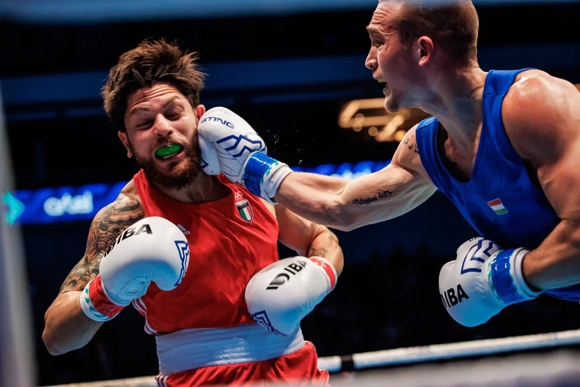 The middleweight category saw top seed Salvatore Cavallaro of Italy, left, knocked out by Pylyp Akilov of Hungary ©IBA