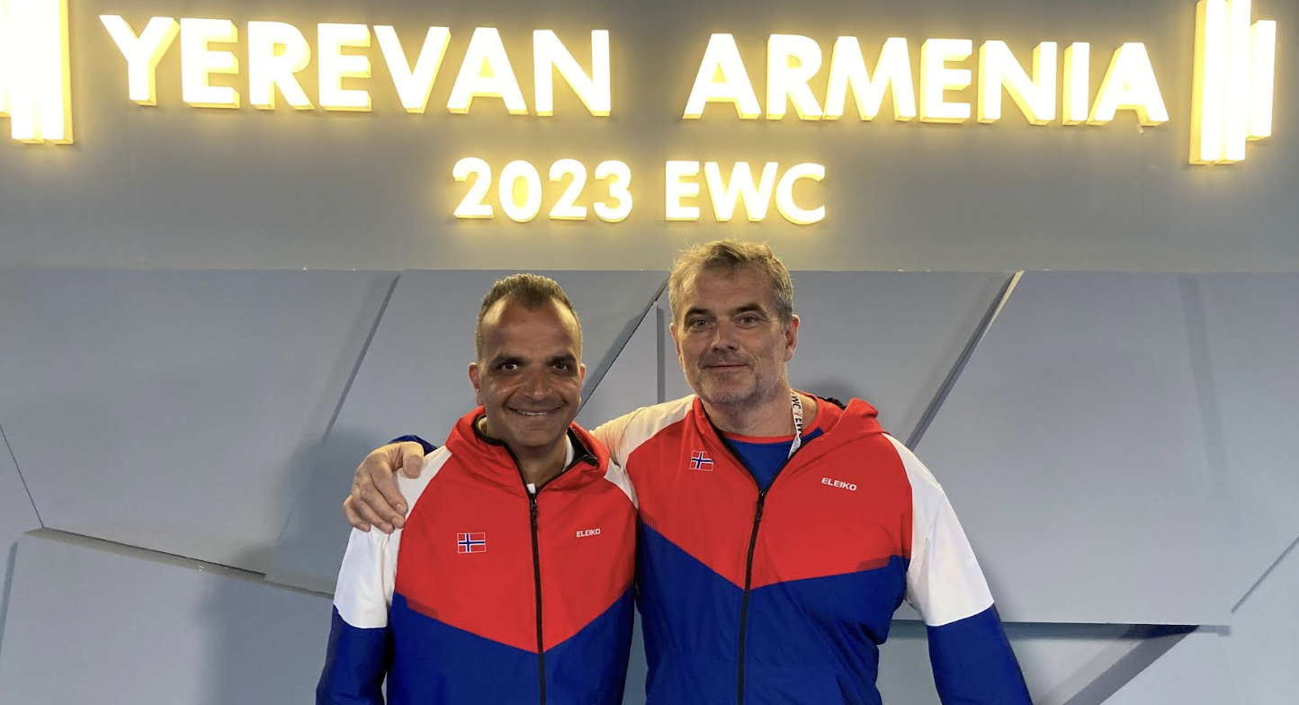 Edvartsen pictured with Norway Weightlifting Federation President Stian Grimseth at the European Championships in Yerevan ©NWF