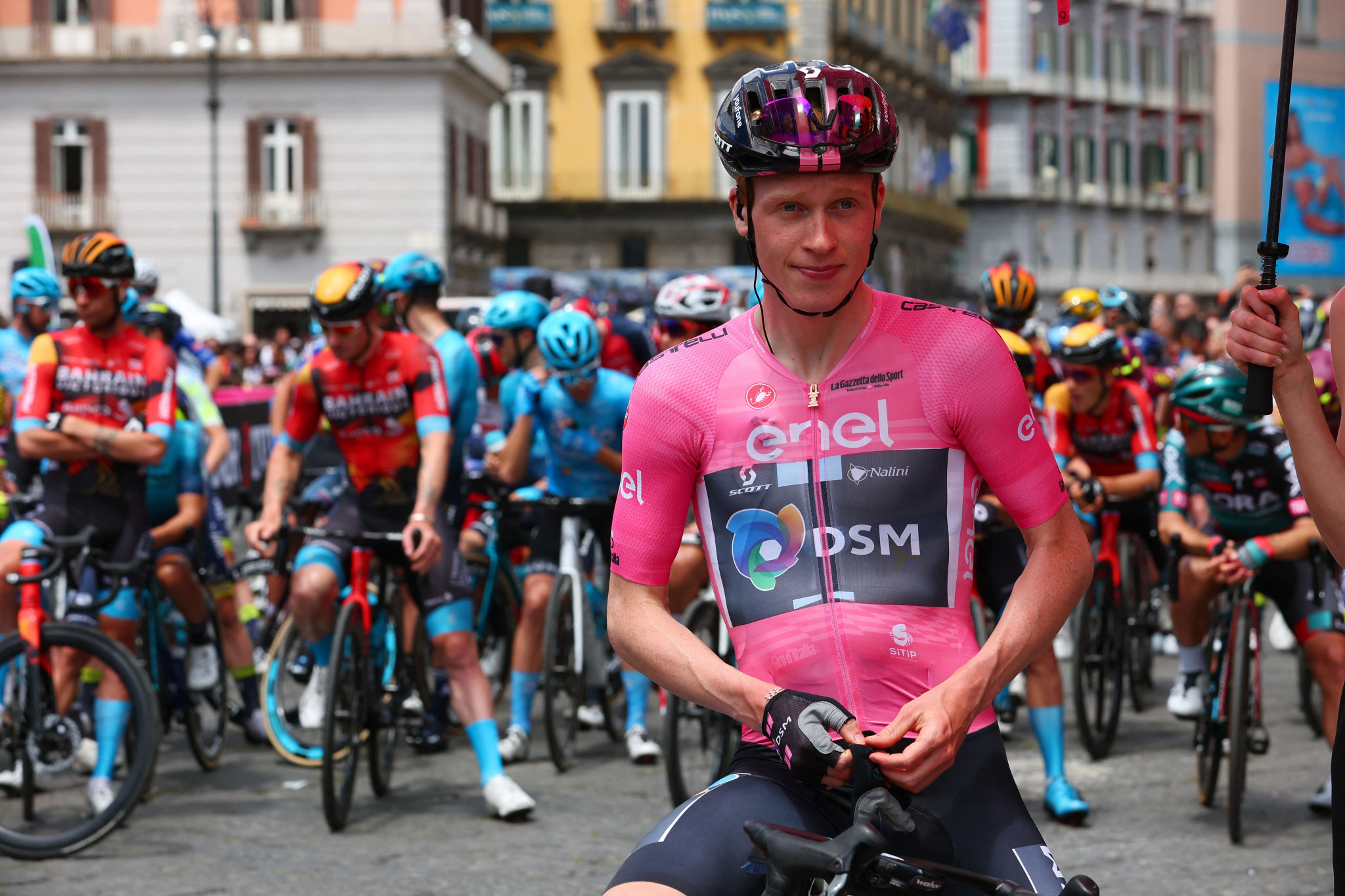 Andreas Leknessund still holds the overall race lead at the Giro d'Italia, although his advantage has been reduced to eight seconds ©Getty Images  