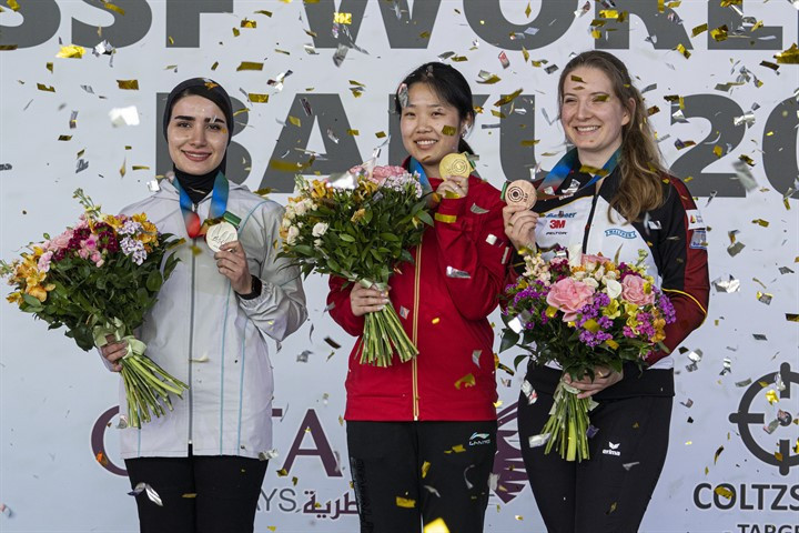 Feng Sixuan of China won the women's 25 metres pistol gold in Baku ©ISSF