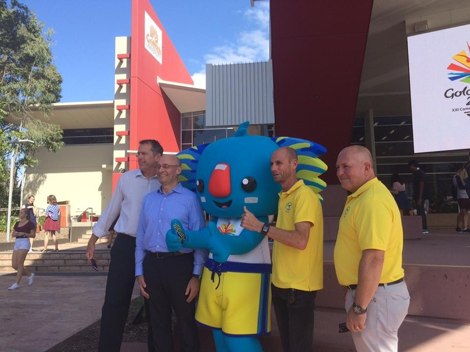 Australia's Chef de Mission for Gold Coast 2018, Steve Moneghetti, second right, was among those who welcomed Borobi after he was officially unveiled ©Gold Coast 2018