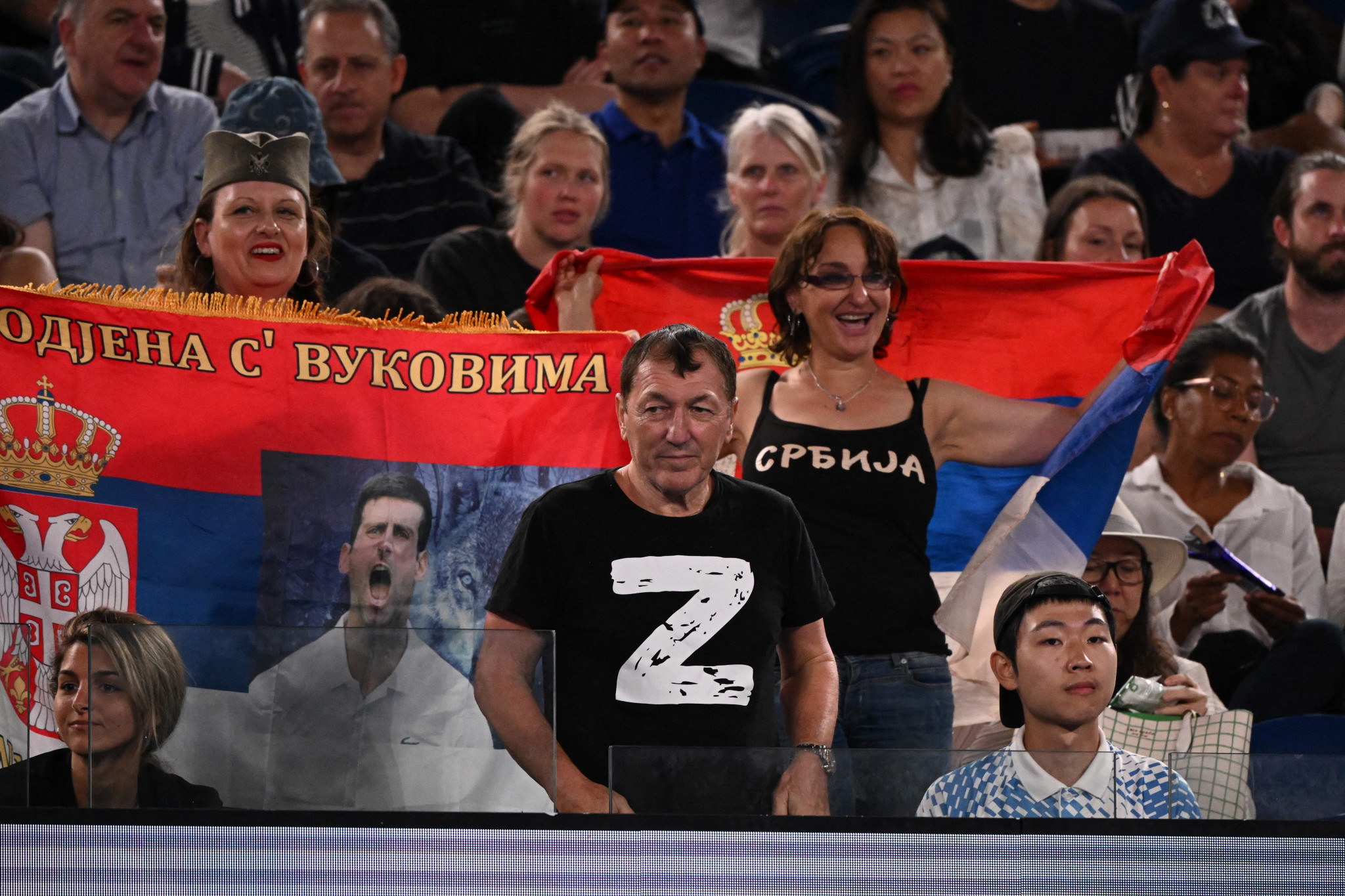 A tennis fan wore a Z symbol at this year's Australian Open which allowed Russian athletes to compete as neutrals ©Getty Images