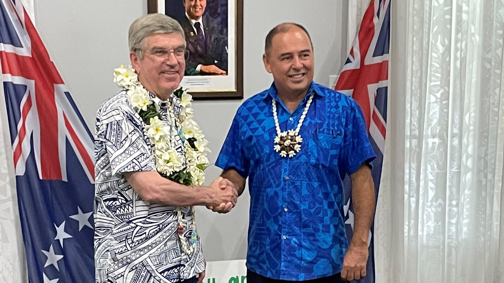 The visit of IOC President Thomas Bach, left, to the Cook Islands was a highlight of 2022, the CISNOC said in its annual report ©IOC