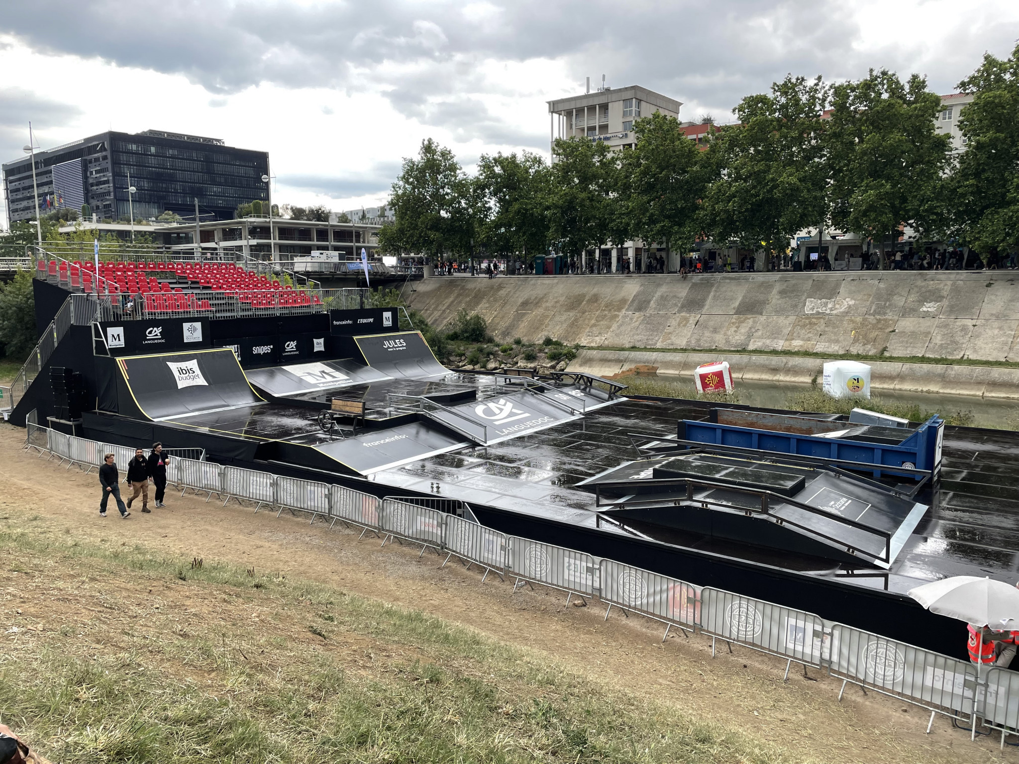 Downpour delays skateboarding and roller freestyle finals at FISE Montpellier