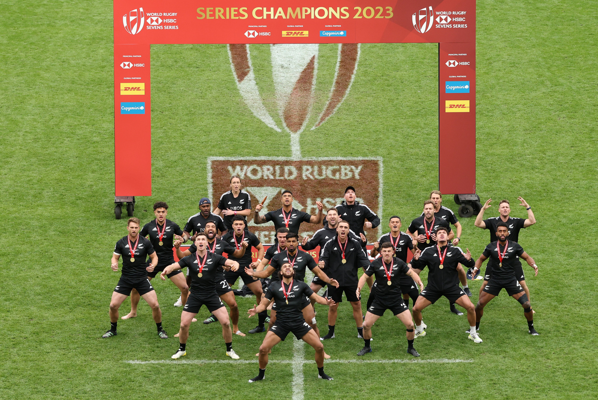 New Zealand finished fourth in London, but were presented with the overall World Rugby Sevens Series title ©Getty Images
