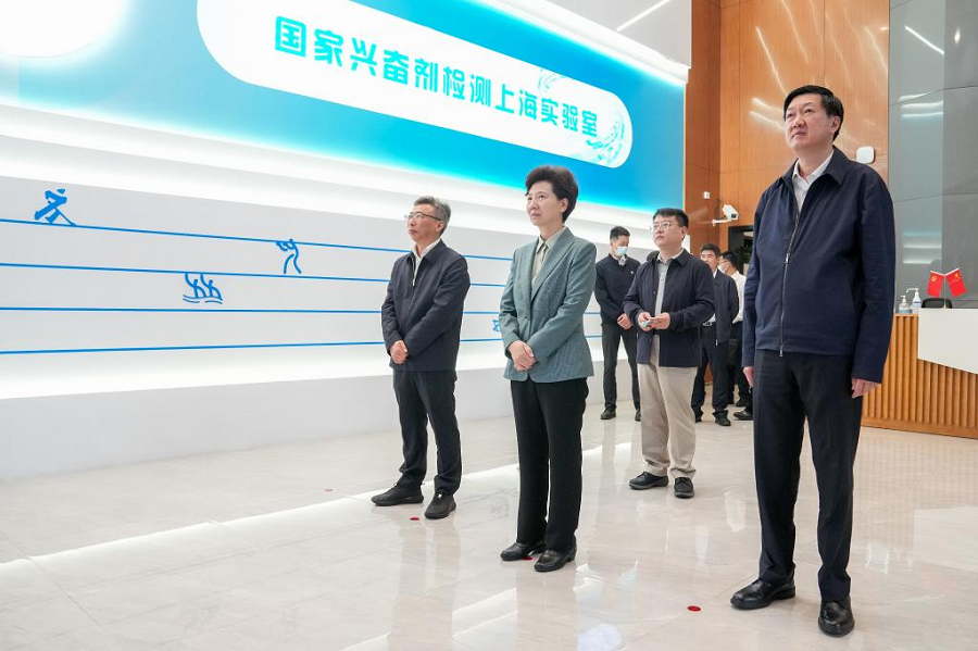 Among facilities that leading Chinese politician Shen Yiqin visited during a visit to Hangzhou 2022 was the operation headquarters ©Hangzhou 2022