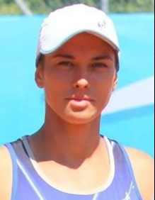 Ukrainian tennis player Valeriya Strakhova has partnered with Russians in doubles ©ITF