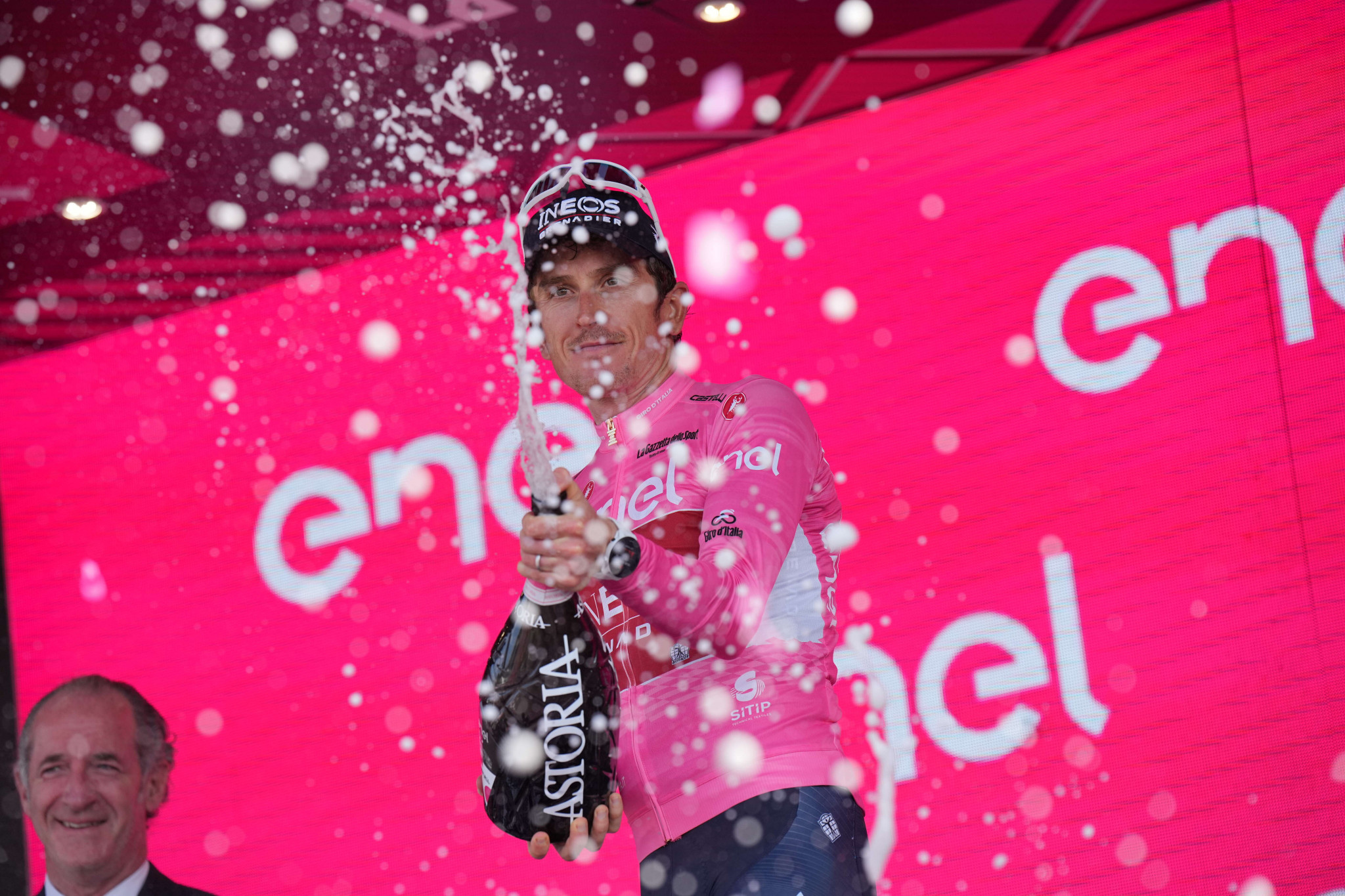 Geraint Thomas retained the Maglia Rosa after a quiet day at the Giro d'Italia before the mountains that are to come ©Getty Images