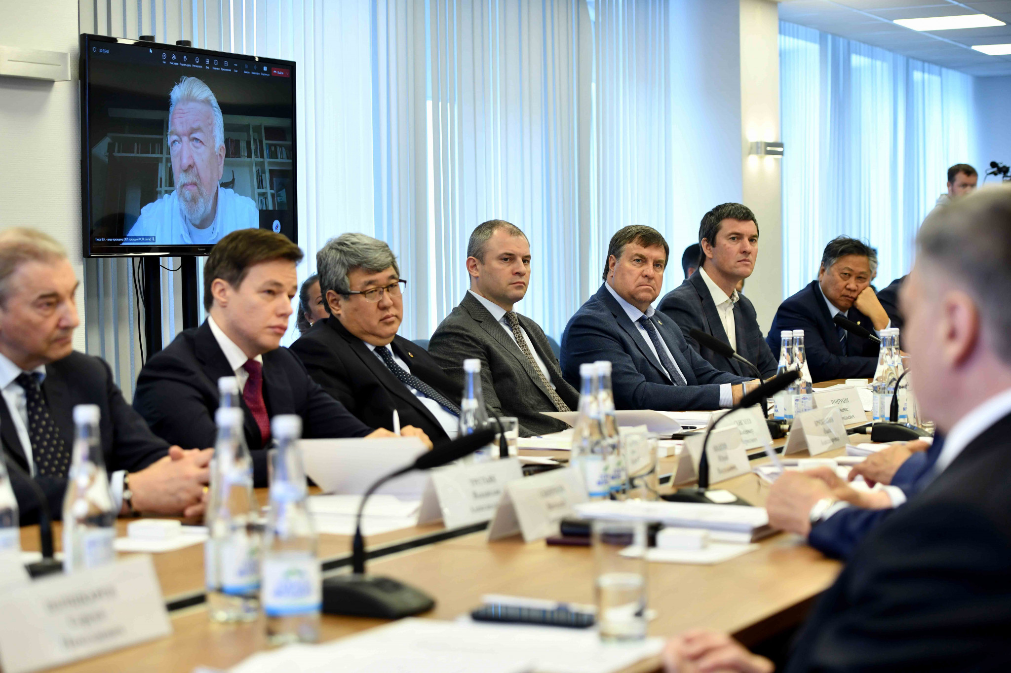 The Russian Olympic Committee Executive Committee met in person to discuss how to ensure its athletes are readmitted to international sport under the country's flag ©ROC