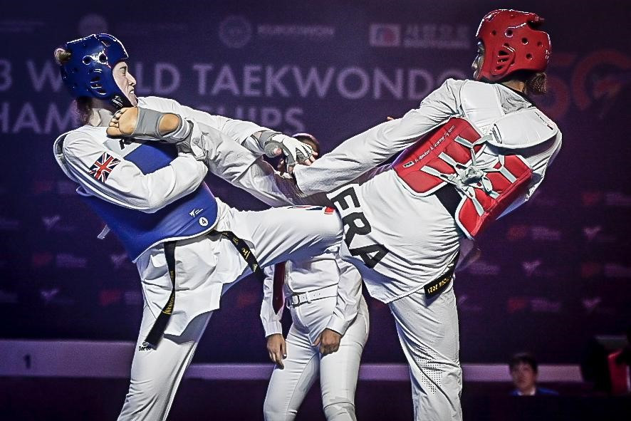 Olympic bronze medallist Laurin, right, triumphed over Britain's Rebecca McGowan, left, in the women's under-73kg final ©World Taekwondo
