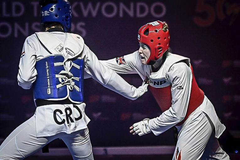 McGowan, right, had reached her first World Taekwondo Championships final with a semi-final victory against Croatia's Olympic gold medallist Matea Jelić, left ©World Taekwondo