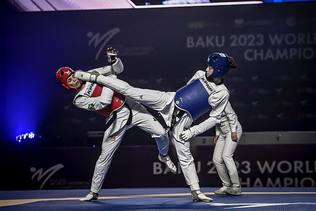 Khuzina, right, beat Brazil's world number two Caroline Santos, left, in the final to claim gold ©World Taekwondo