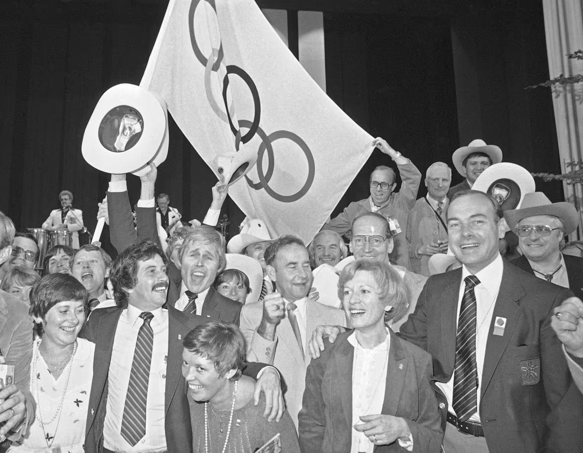 Bob Niven and fellow businessman Frank King led Calgary's bid to win the 1988 Winter Olympic Games after three previous unsuccessful attempts ©Getty Images