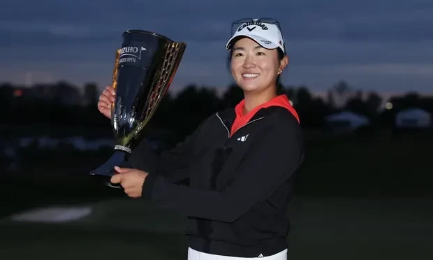 NCAA two-time golf champion Rose Zhang became the first player since 1951 to win their professional debut on the LPGA Tour with victory in the Mizuho Americas Open in Jersey City ©Getty Images 