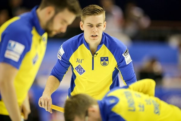 Sweden back on track with two victories at World Men's Curling Championship